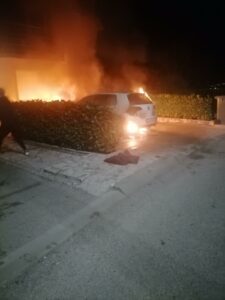 ALOONLINE OTKRIVA: Zdravko Čolić zapalio komšiji automobil na Starčevici, policija blokirala ulicu (FOTO)