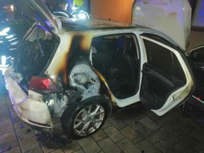 DETALJI PALJENJA VOZILA U BANJALUCI Čolić zapalio komšiji automobil, pa zajedno sa njim gasio i požar