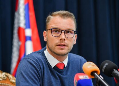 RIJEŠEN PROBLEM Stanivuković: Uskoro konkurs za stipendije, ali i besplatne građevinske dozvole
