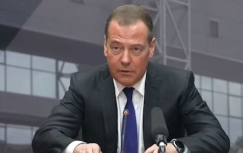 „KORISTIĆEMO SVA SREDSTVA DA CILJAMO BUNDESTAG“ Medvedev poručio: Ako Njemačka uhapsi Putina, to će značiti objavu rata Rusiji