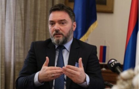 „KRIVIČNO DJELO PROTIV ČASTI I UGLEDA NIJE CENZURA“ Ministar Bukejlović ne vidi ograničavanje slobode izražavanja, ukazuje na druge odredbe zakona