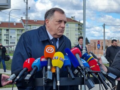 SRPSKOJ PRIPADA IMOVINA NA PROSTORU REPUBLIKE Dodik: Američki ambasador radi protiv srpskog naroda u BiH