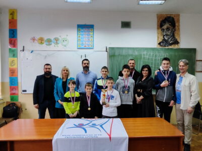 MALE OLIMPIJSKE IGRE RS Osnovci iz škole „Vuk Karadžić“ u Banjaluci šampioni u šahu (FOTO)