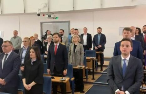 Kanton Sarajevo dobio vladu, na čelu najmlađi premijer u istoriji: Ovo su imena svih ministara