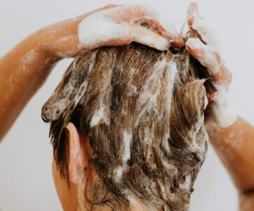 Nova metoda pranja kose postala hit u svijetu: Pogledajte o čemu se radi