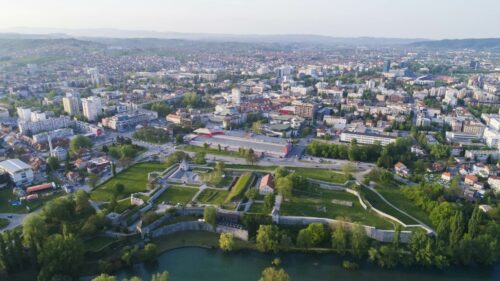 BANJALUČKI PUTOPISAC ZORAN MATIĆ PREDSTAVIO NOVE KNJIGE „Putovanje kroz Balkan“ dočarava ljepote naših prostora