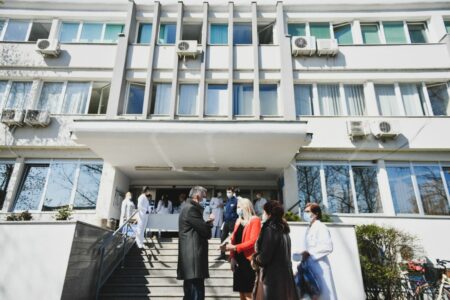 DIŽU KREDIT DA ISPLATE PLATE RADNICIMA Dom zdravlja Banjaluka planira da se zaduži dva miliona KM