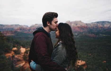 Pet suptilnih razlika između prave ljubavi i toksične veze