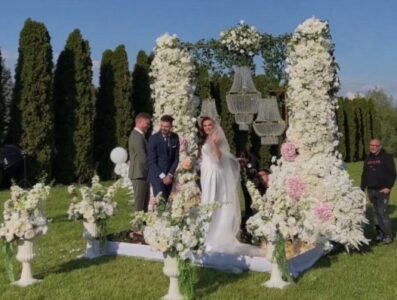 Udala se Tamara Milutinović: Trudna pjevačica blista u raskošnoj vjenčanici, par na vjenčanju otkrio i pol bebe (FOTO)