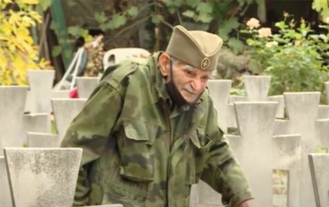 SREĆAN ROĐENDAN, ČIČA Čuvar srpskog vojničkog groblja „Zejtinlik“ Đorđe Mihailović napunio 95 godina