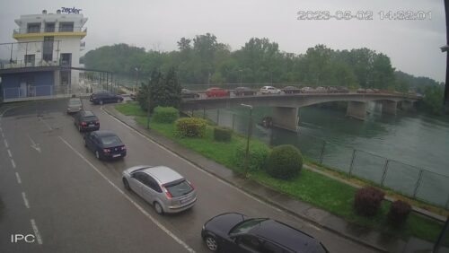 Duge kolone vozila čekaju na izlazak iz BiH na 8 graničnih prelaza