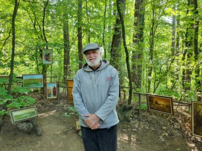UMJETNOST KOJA DIŠE U PRIRODI Upoznajte Dragu Mihića i njegov atelje „ušuškan“ u šumarku na Banj brdu (FOTO/VIDEO)