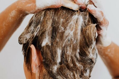 POSTOJI RJEŠENJE Kako prirodnim preparatima tretirati kosu koja se brzo masti