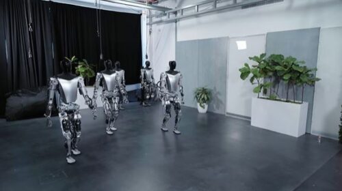 IMA VELIKU BUDUĆNOST Humanoidni robot Optimus može hodati i raditi jednostavne zadatke (VIDEO)