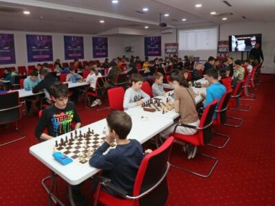 Završen humanitarni turnir „Šah iz bloka“ za porodicu Gašić iz Banjaluke