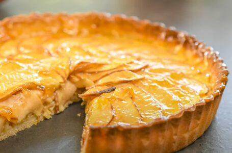 Recept za proljećni tart sa jabukama: Sprema se jednostavno, a idealan je za tople dane