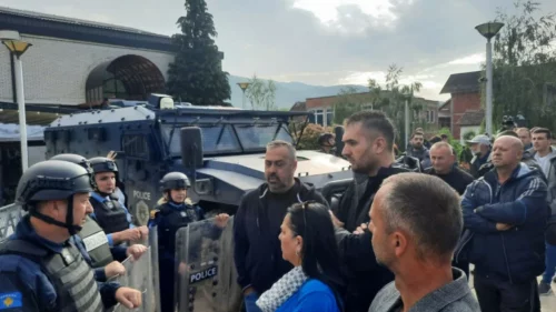 KFOR poručio okupljenim Srbima: Raziđite se ili ćemo vas ukloniti