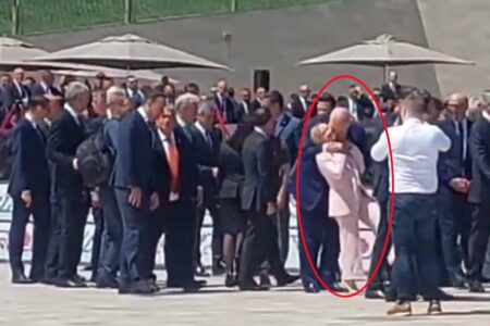 Potez izazvao kišu komentara: Edi Rama prišao italijanskoj premijerki s leđa i poljubio je (VIDEO)