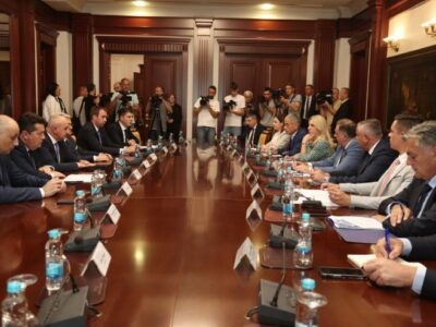 Dodik hitno sazvao predstavnike stranaka i institucija u RS