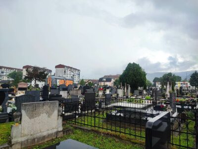 OGLAS POSTAO HIT NA DRUŠTVENIM MREŽAMA „Nudimo posao na groblju, u pozitivnom okruženju“ (FOTO)