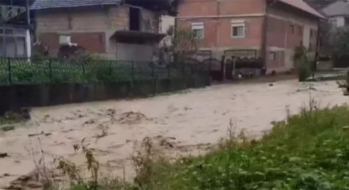 Proglašeno vanredno stanje u Trsteniku zbog bujica i poplava