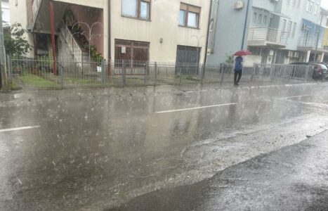 Danas oblačno sa pljuskovima: Evo kada se očekuje prestanak padavina u BiH