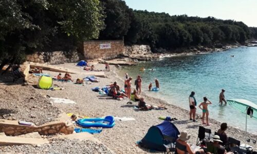 UPOZORENJE KUPAČIMA Učestale krađe na hrvatskim plažama