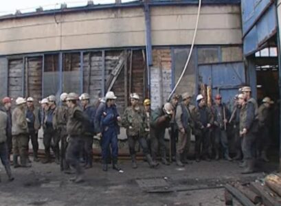 Prenoćili pod zemljom: Trideset rudara još nisu izašli iz jame Raspotočje u Zenici