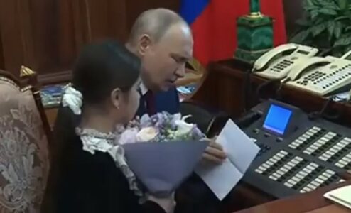 Putin ugostio djevojčicu u Kremlju, zajedno tražili pare (VIDEO)