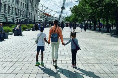 Jelena Đoković sa djecom stigla u London: Čim su došli uradili jednu stvar
