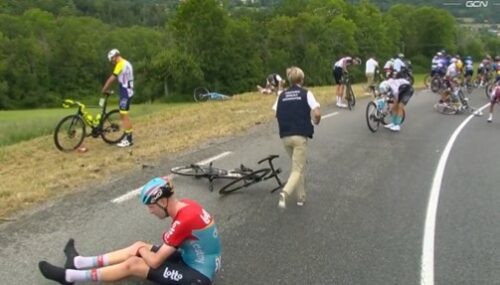 Sudar na Tur d’ Fransu: Povrijeđeno 30 biciklista (VIDEO)