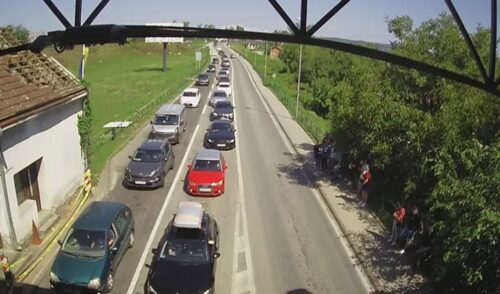 UKOLIKO PUTUJETE NAORUŽAJTE SE STRPLJENJEM Gužve i kolone vozila na ulazu i izlazu iz BiH