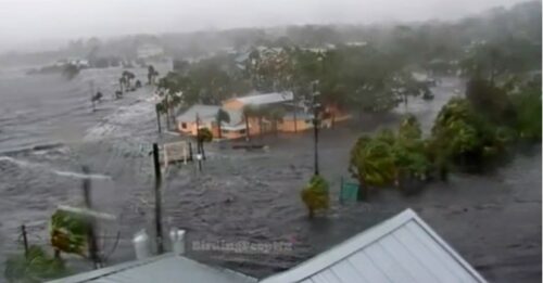 DRAMATIČNI PRIZORI NA FLORIDI Uragan „Idalija“ odnio dva života, voda narasla 3 metra u 2 sata (VIDEO)