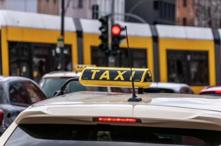 ROK DO KRAJA MJESECA U toku podnošenje zahtjeva za izdavanje taksi naljepnica