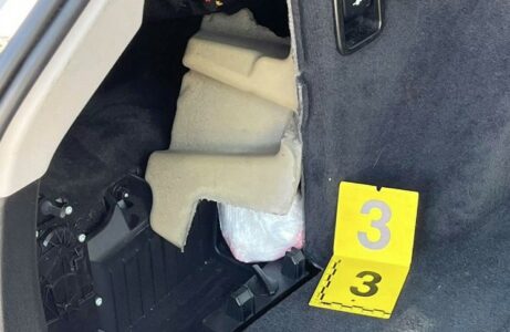 HAPŠENJE U LAKTAŠIMA Policija pronašli pola kg kokaina sakrivenog u vozilu (FOTO)
