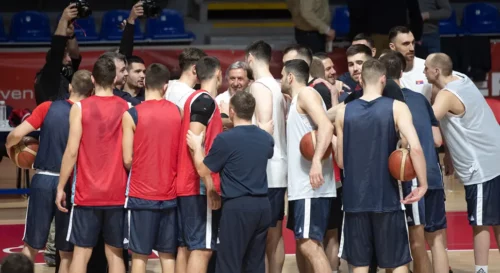 NACIJA NA NOGAMA, SRBIJA U POLUFINALU Moćni košarkaši zgazili Litvaniju