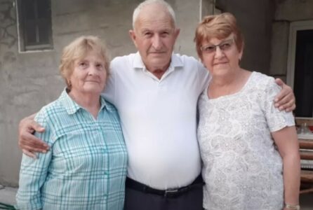 NESVAKIDAŠNJA ŽIVOTNA PRIČA U LJUBUŠKOM Sestre upoznale brata nakon više od 70 godina (VIDEO)