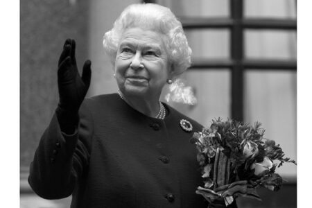 Godišnjica smrti kraljice Elizabete Druge: Kralj Čarls joj posebnom fotografijom odao počast