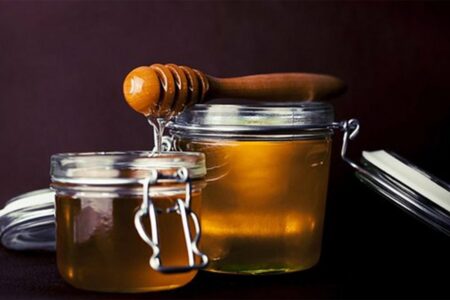 Šta se desi u vašem organizmu ako pojedete kašiku meda pred spavanje?