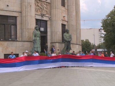 DAN SRPSKOG JEDINSTVA U Banjaluci razvijena zastava duga 100 metara