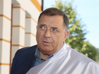 Dodik: Tragamo na osnovu čega se Šmitu izdao pasoš u MIP-u BiH