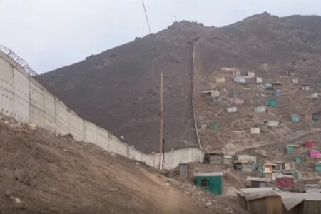 Počelo rušenje „zida srama“ koji dijeli bogate od siromašnih (VIDEO)
