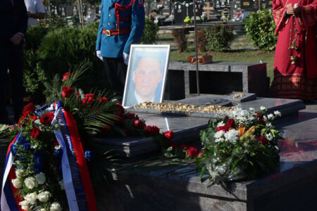 Položeno cvijeće na Jelićev grob, prisustvuju predstavnici institucija Srpske