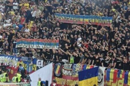 Stadionom odjekivalo „Srbija, Srbija“: Fudbaleri tzv. Kosova povukli se sa terena zbog transparenta i skandiranja (VIDEO)