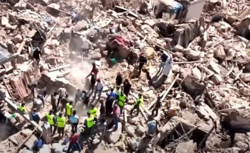 SNIMAK LEDI KRV U ŽILAMA Broj žrtava zemljotresa u Maroku premašio 2.800 (VIDEO)