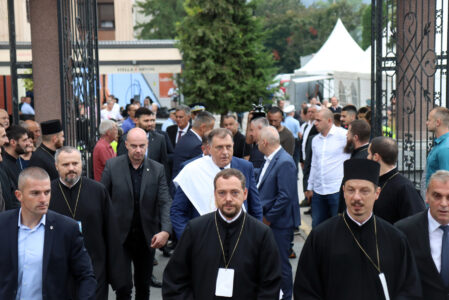 Patrijarh Porfirije osveštao Saborni hram u Zvorniku, Dodik kumovao: Velika je čast biti ovdje