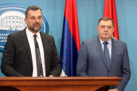 „NISAM ZNAO DA JE TAKO GLUP“ Dodik brutalan prema Konakoviću: Šta je radio u SAD-u 20 dana, i o čijem trošku?