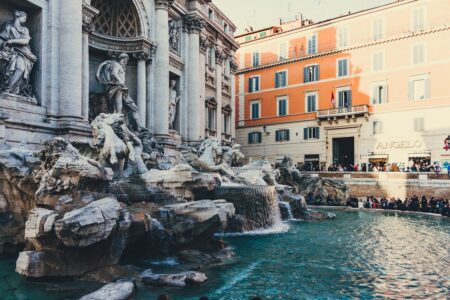 Gdje završe milioni evra koji se prikupe u najpoznatijoj fontani na svijetu?