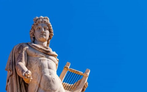 Obožavali su ga i ljudi i bogovi, muškarci i žene: Starogrčki bog Apolon – kako je osnovao proročište u Delfima?