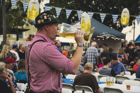Iako je krigla piva koštala 14,9 evra, Oktoberfest oborio rekord po posjeti